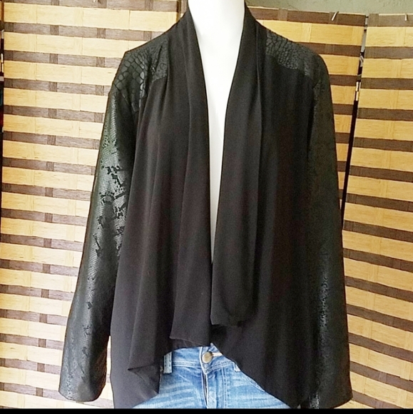 Chico's snakeskin print jacket - Picture 2 of 11